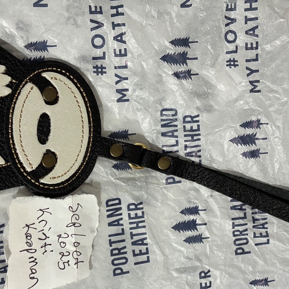 PEBBLED BLACK Portland Leather Sloth KEYCHAIN Charm FAST SHIP NEW - Picture 4 of 4